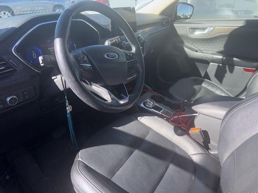 2020 Ford Escape Titanium Hybrid