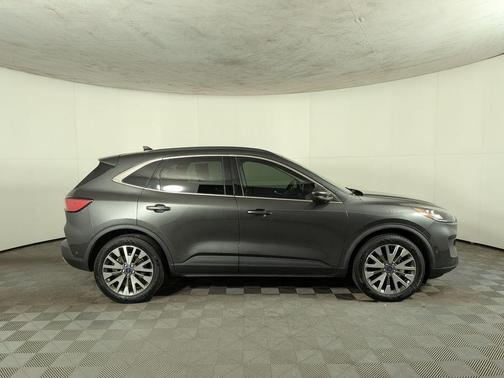 2020 Ford Escape Titanium Hybrid