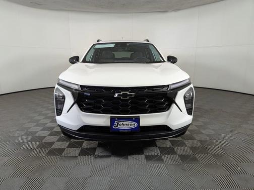 Summit White 2026 Chevrolet Trax LT