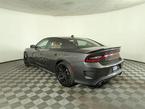 2016 Dodge Charger SRT Hellcat