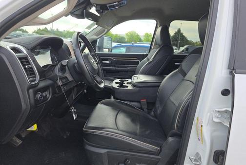 Bright White Clearcoat 2024 RAM 2500 Laramie