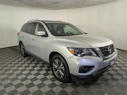 2019 Nissan Pathfinder SV