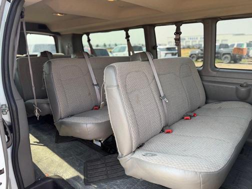 Summit White 2025 Chevrolet Express 3500 LT