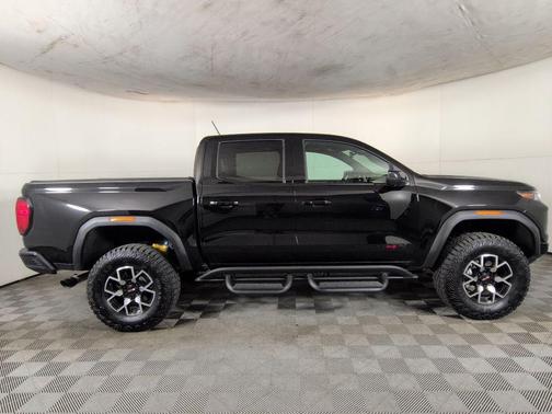 Onyx Black 2025 GMC Canyon AT4