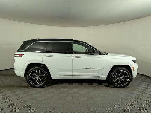 2025 Jeep Grand Cherokee Summit