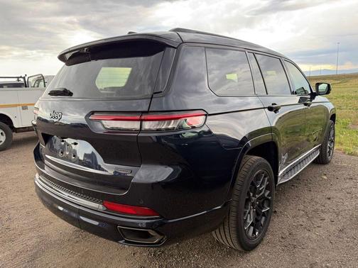 2024 Jeep Grand Cherokee L Summit