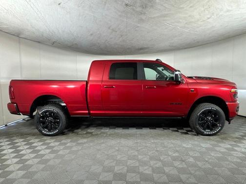 Molten Red Pearlcoat 2026 RAM 2500 Laramie