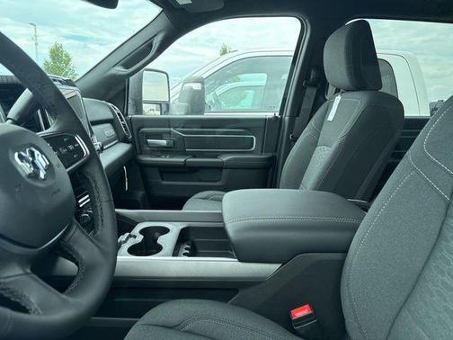 2025 RAM 3500 Big Horn