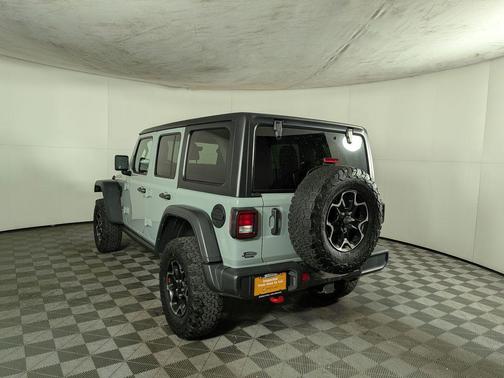 Earl Clearcoat 2023 Jeep Wrangler Rubicon