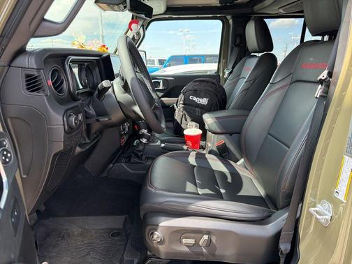 41 2025 Jeep Wrangler Rubicon