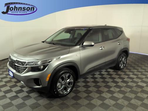 Steel Gray 2024 Kia Seltos LX