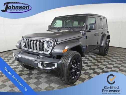 Granite Crystal Clearcoat Metallic 2025 Jeep Wrangler 4xe Sahara