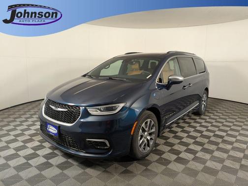 2022 Chrysler Pacifica Hybrid Pinnacle