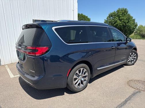 2022 Chrysler Pacifica Hybrid Pinnacle