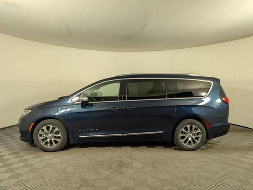 2022 Chrysler Pacifica Hybrid Pinnacle