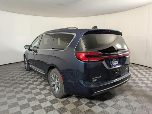 2022 Chrysler Pacifica Hybrid Pinnacle