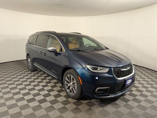 2022 Chrysler Pacifica Hybrid Pinnacle
