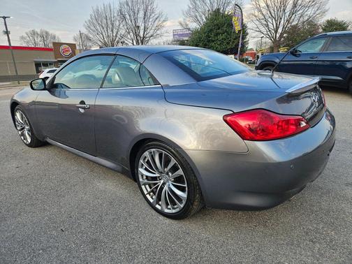 2011 INFINITI G37 Base