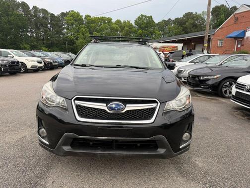 Crystal Black Silica 2017 Subaru Crosstrek 2.0i Limited