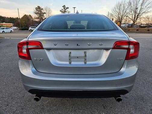 Electric Silver Metallic 2013 Volvo S60 T5