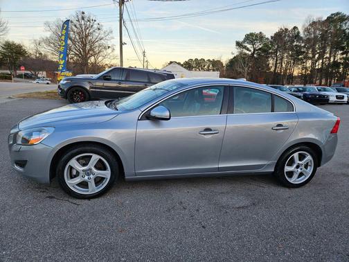 Electric Silver Metallic 2013 Volvo S60 T5