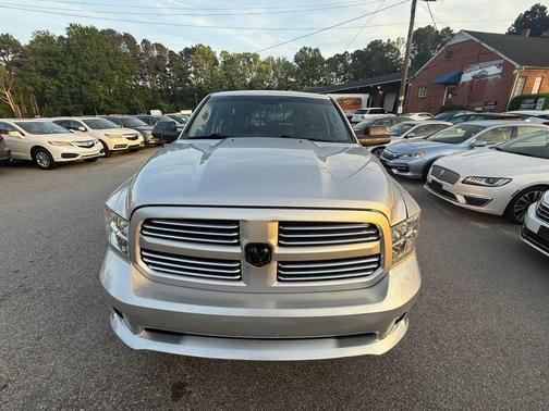 Bright Silver Metallic Clearcoat 2018 RAM 1500 SLT