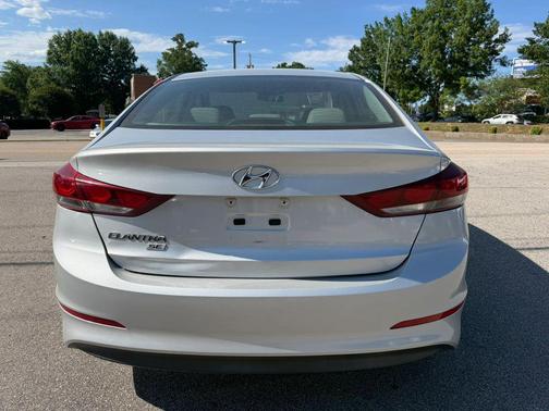 Symphony Silver 2018 Hyundai ELANTRA SE