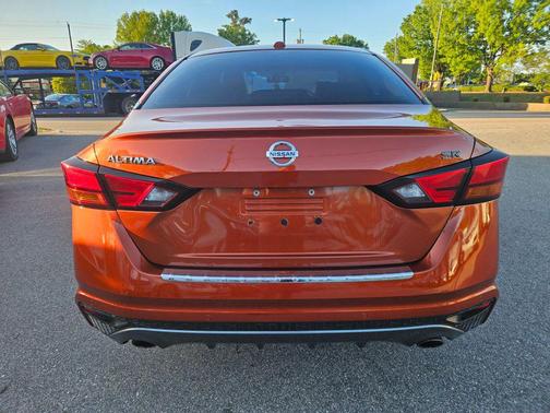 2021 Nissan Altima SR FWD