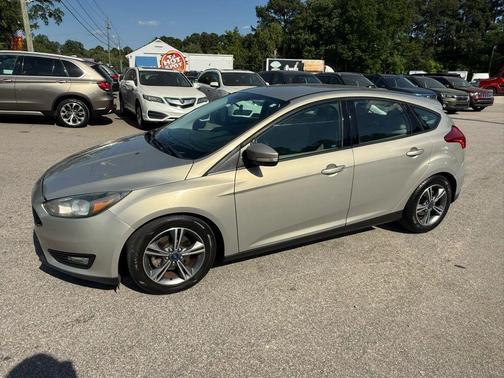 Gold 2016 Ford Focus SE