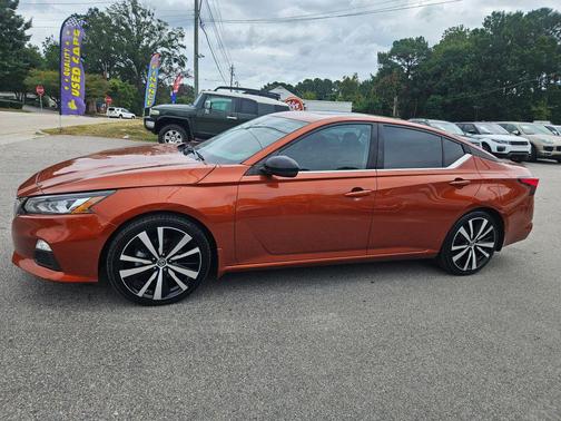 2021 Nissan Altima SR FWD