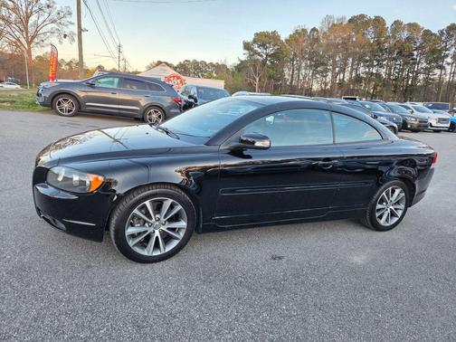 2010 Volvo C70 T5 Convertible 2D