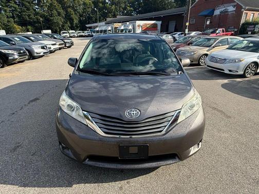 2011 Toyota Sienna XLE