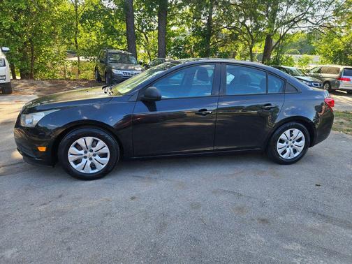 Black Granite Metallic 2013 Chevrolet Cruze LS