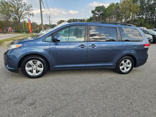 2014 Toyota Sienna LE