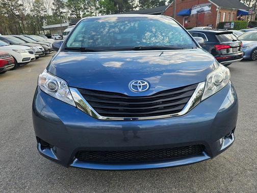 2014 Toyota Sienna LE