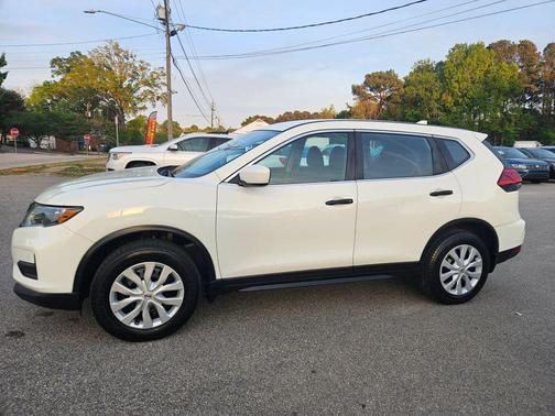 Glacier White 2017 Nissan Rogue S