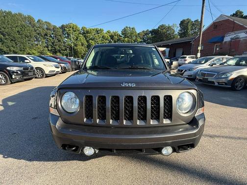 Granite Crystal Metallic Clearcoat 2015 Jeep Patriot Sport