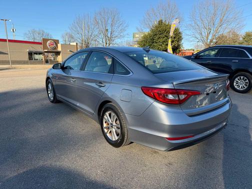 2016 Hyundai SONATA SE