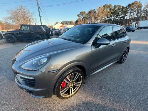 2014 Porsche Cayenne GTS