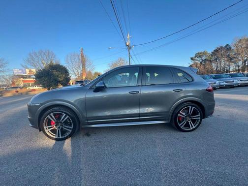 2014 Porsche Cayenne GTS