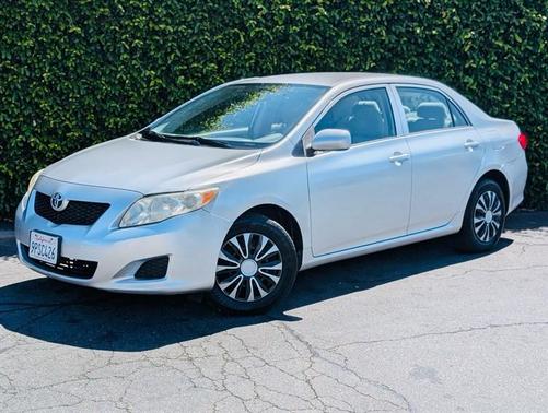 Classic Silver Metallic 2009 Toyota Corolla LE