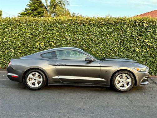 2015 Ford Mustang V6