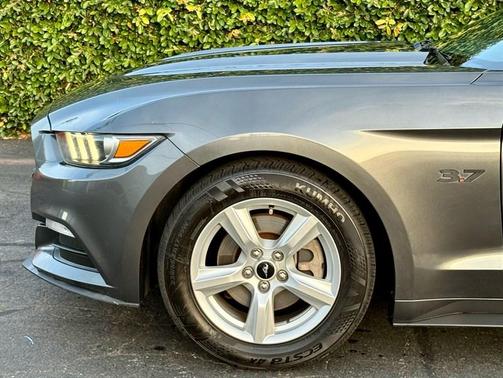 2015 Ford Mustang V6