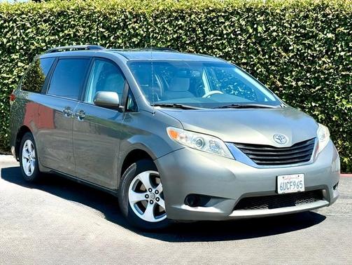 2012 Toyota Sienna LE