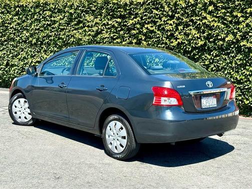 Black Sand Pearl 2010 Toyota Yaris Base