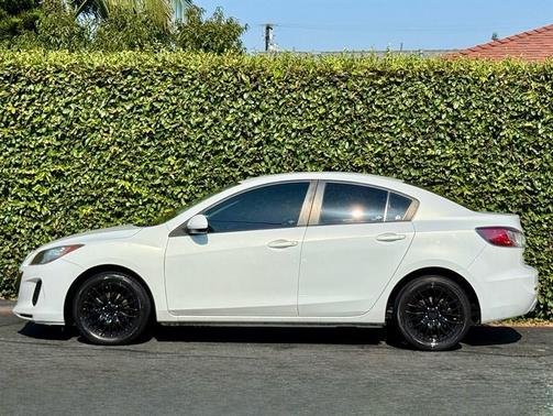 2013 Mazda Mazda3 i SV