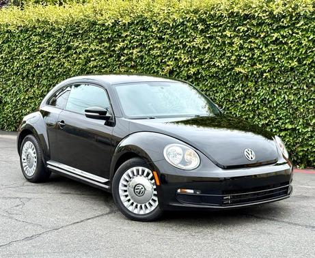 Black Uni 2015 Volkswagen Beetle 1.8T