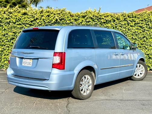 2013 Chrysler Town & Country Touring