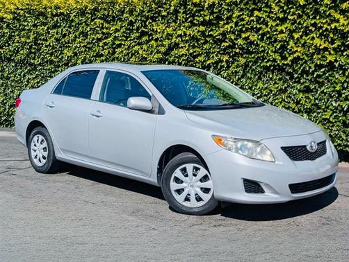 Classic Silver Metallic 2009 Toyota Corolla LE