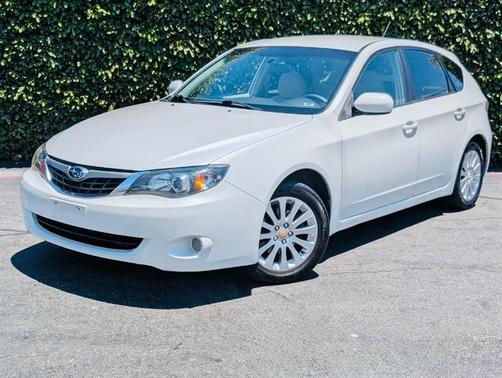White 2009 Subaru Impreza 2.5i